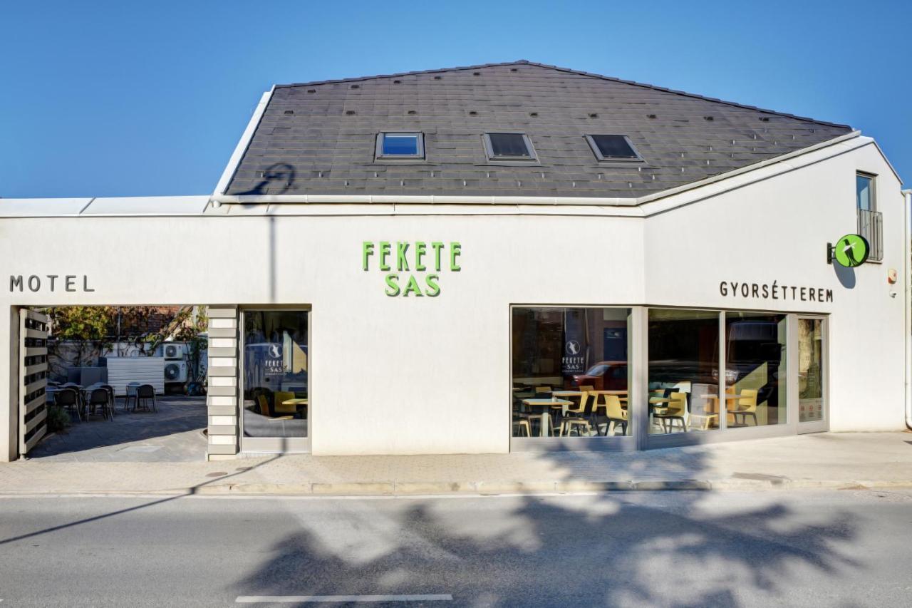 Fekete Sas Motel Esztergom Ngoại thất bức ảnh