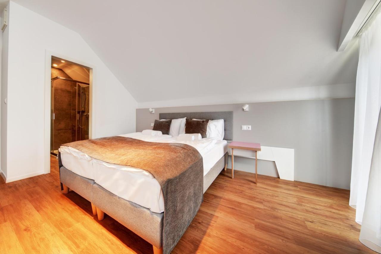 Fekete Sas Motel Esztergom Ngoại thất bức ảnh