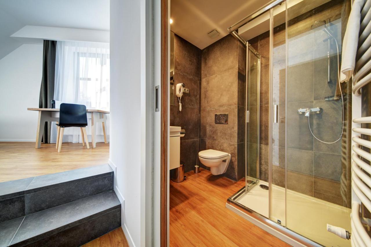 Fekete Sas Motel Esztergom Ngoại thất bức ảnh